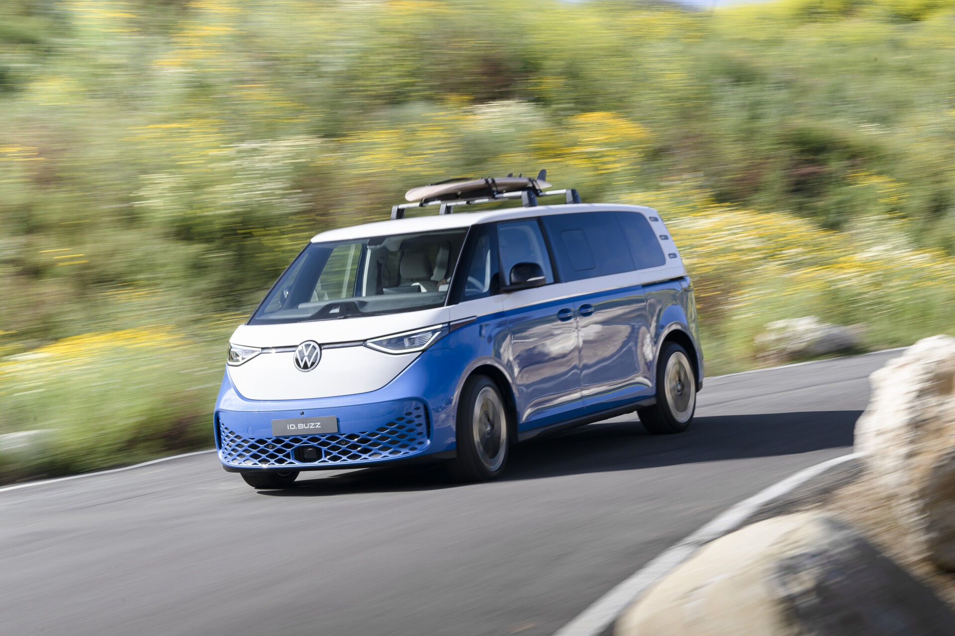  Foto zu The camper bus is back – VW ID. Buzz stretches to American proportions 