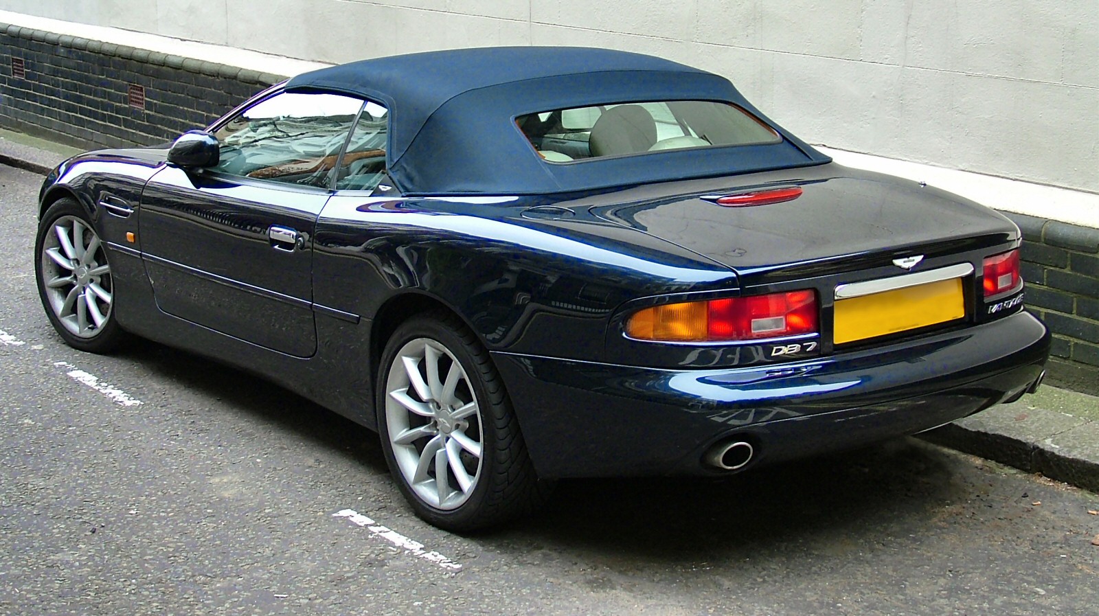  File:Aston Martin DB7 Vantage rear.jpg - Wikimedia Commons Bildidee 