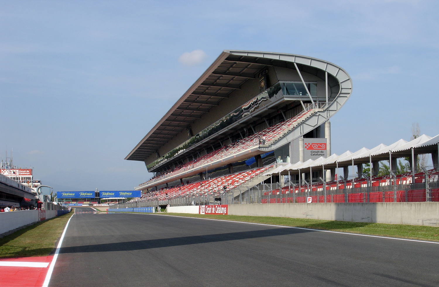  File:F1 Circuit de Catalunya - Tribuna.jpg - Wikipedia, the free Bildidee 