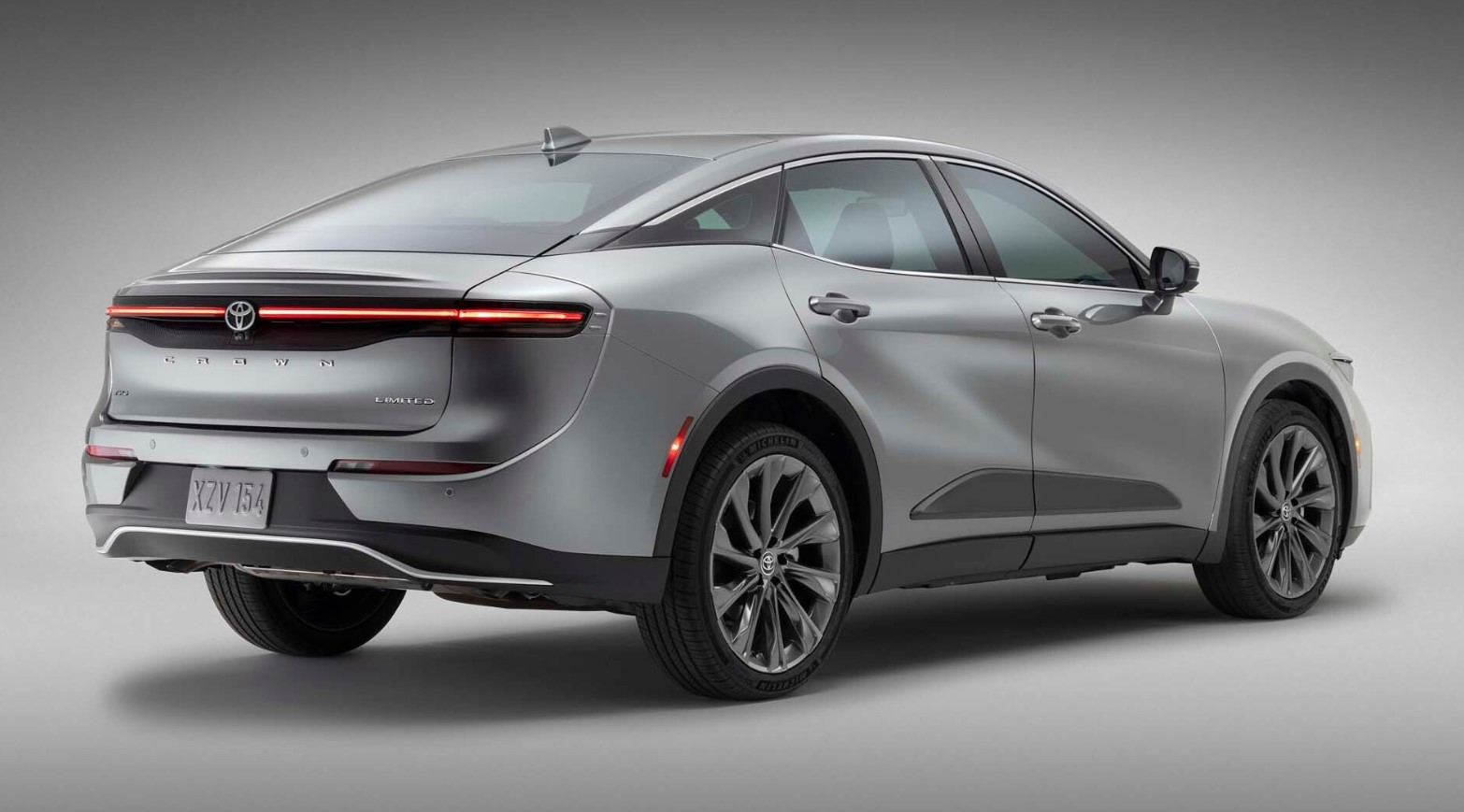 2025 Toyota Crown Sedan The 2025 Toyota Crown Signia: A Stylish Hybrid Crossover Suv