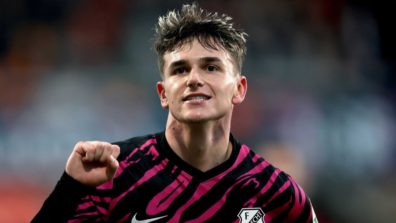 Manchester United considering move for FC Utrecht midfielder Taylor