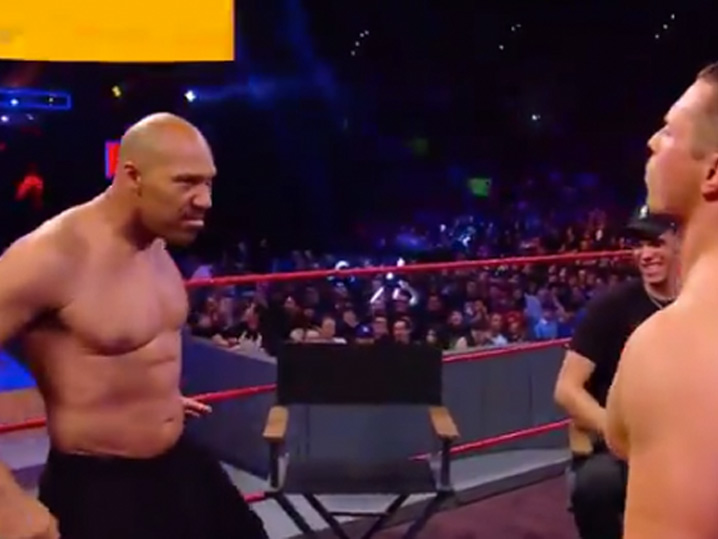 Wwe Raw Lavar Ball Lavar Ball Appeared On Wwe Raw To Go Shirtless And Talk Smack To The