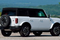 2025 Ford Bronco Outer Banks White Ford Bronco Sport 2024