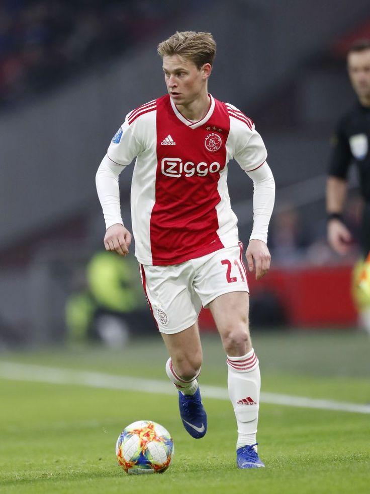 Frenkie De Jong Ajax Barcelona Transfer News: Frenkie De Jong To Reject Interest To Stay At