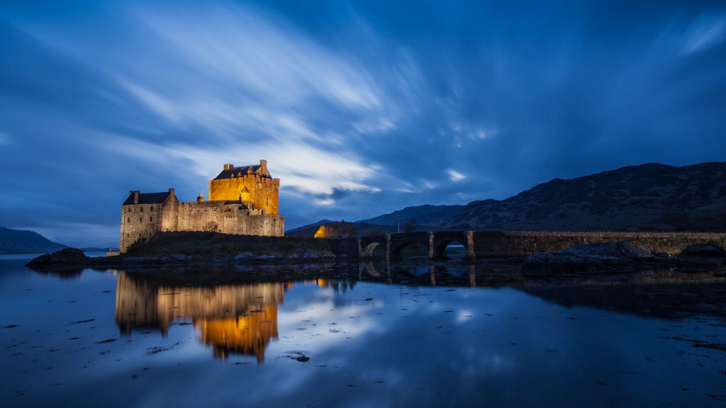  Eilean Donan castle near Kyle of Lochalsh in night, Highlands of 
