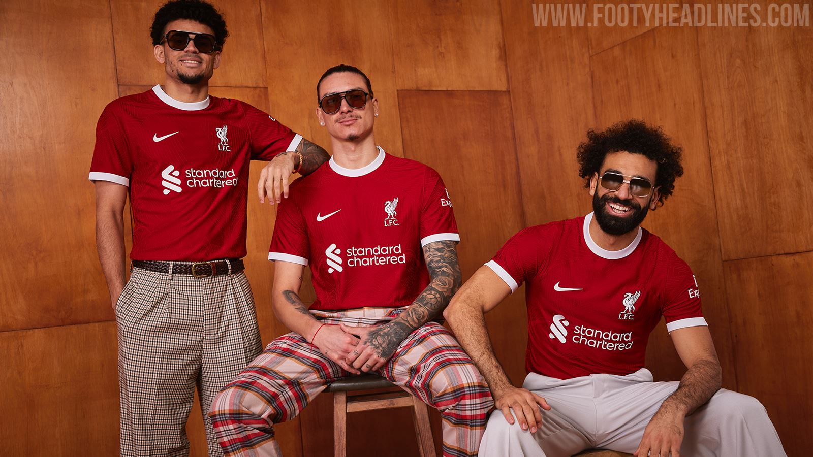  Foto zu Liverpool 23-24 Home Kit Released - On-Pitch Debut + New Green Keeper 