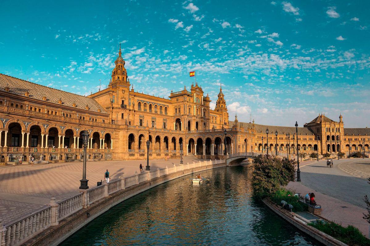  42 Most Famous Landmarks in Spain (100% worth a visit) - Kevmrc Bildidee 