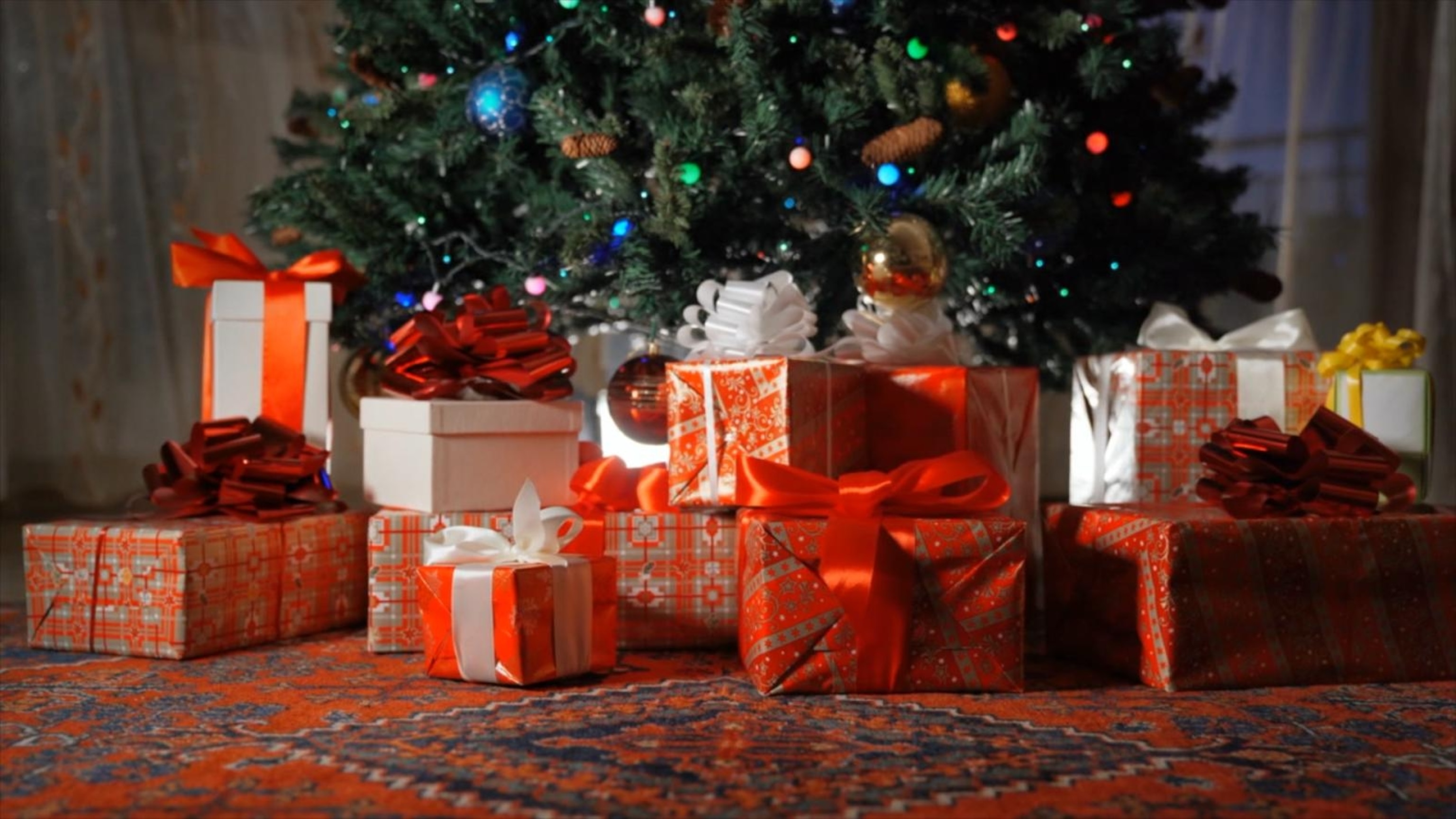 Christmas Parties Liverpool Street – Christmas decorations free stock photo