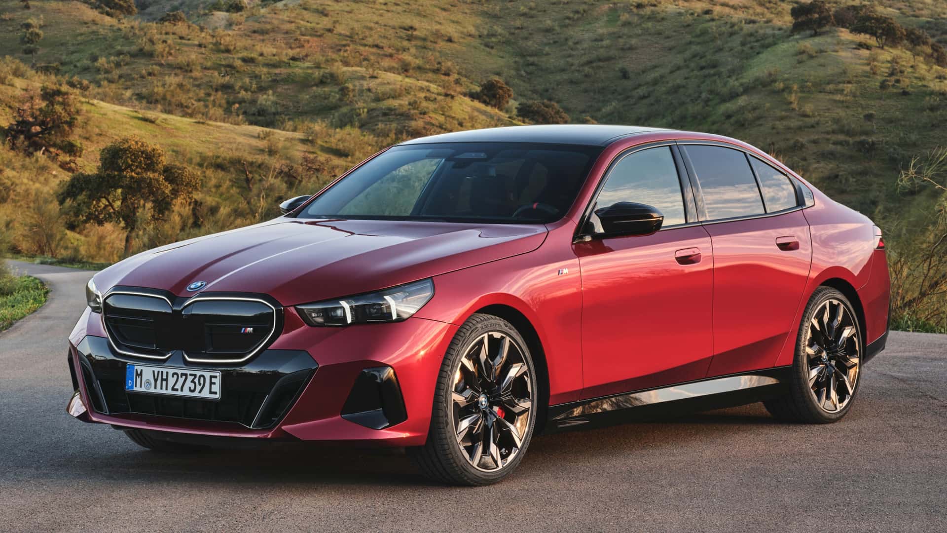  2024 BMW 5-series and i5 (G60) 