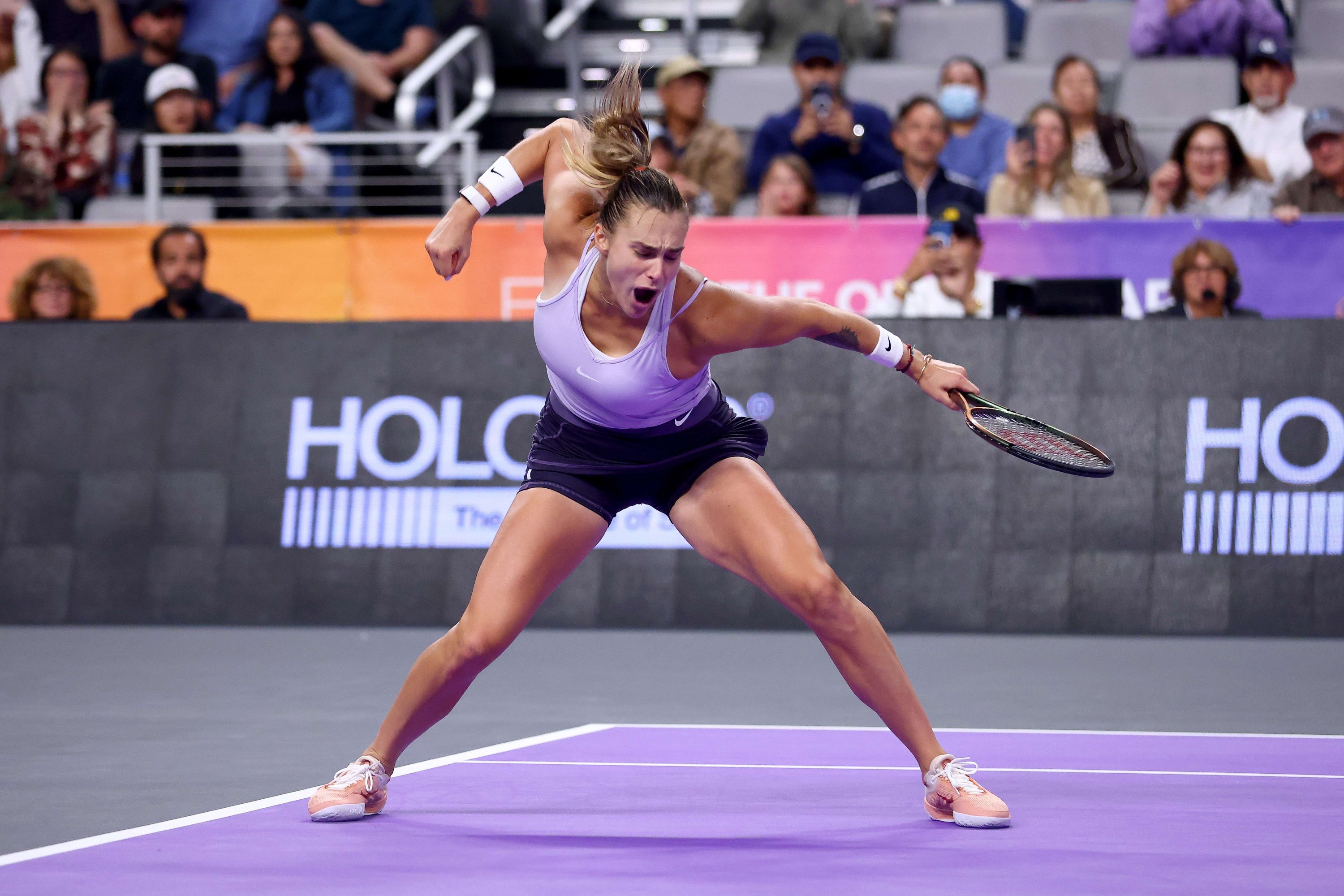  Sabalenka trounces No. 1 Swiatek to reach WTA Finals title match Illustration 
