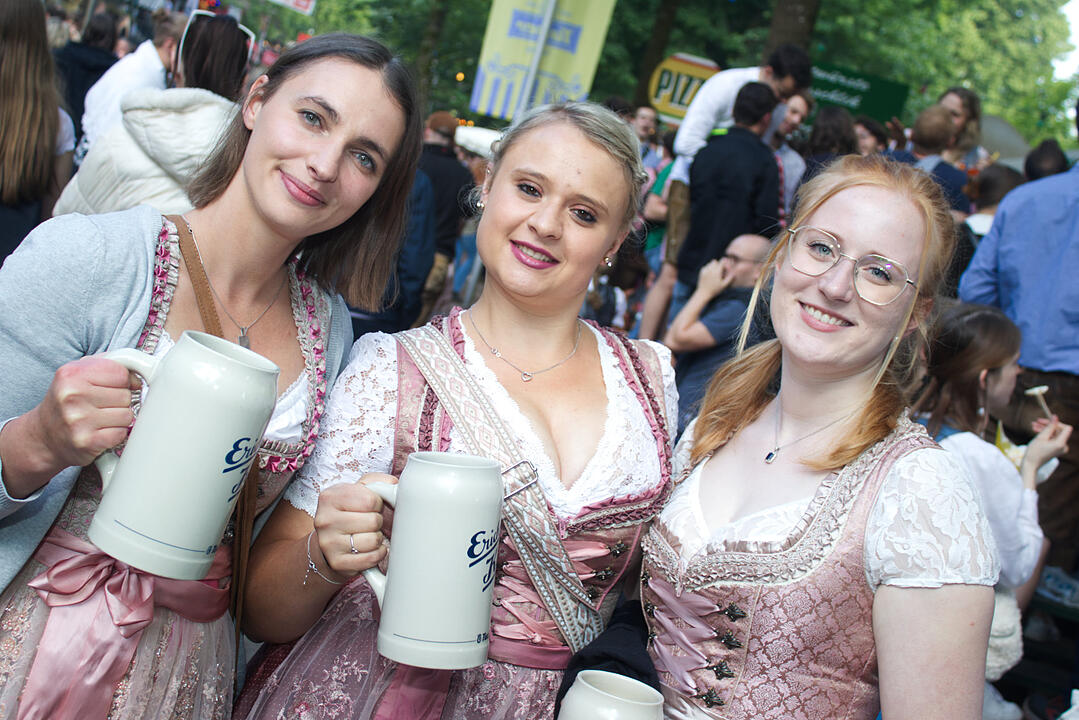 Bergkirchweih 2026 Die Ersten Bilder Von Der bergkirchweih 2024: So Startete Der Auftakt …