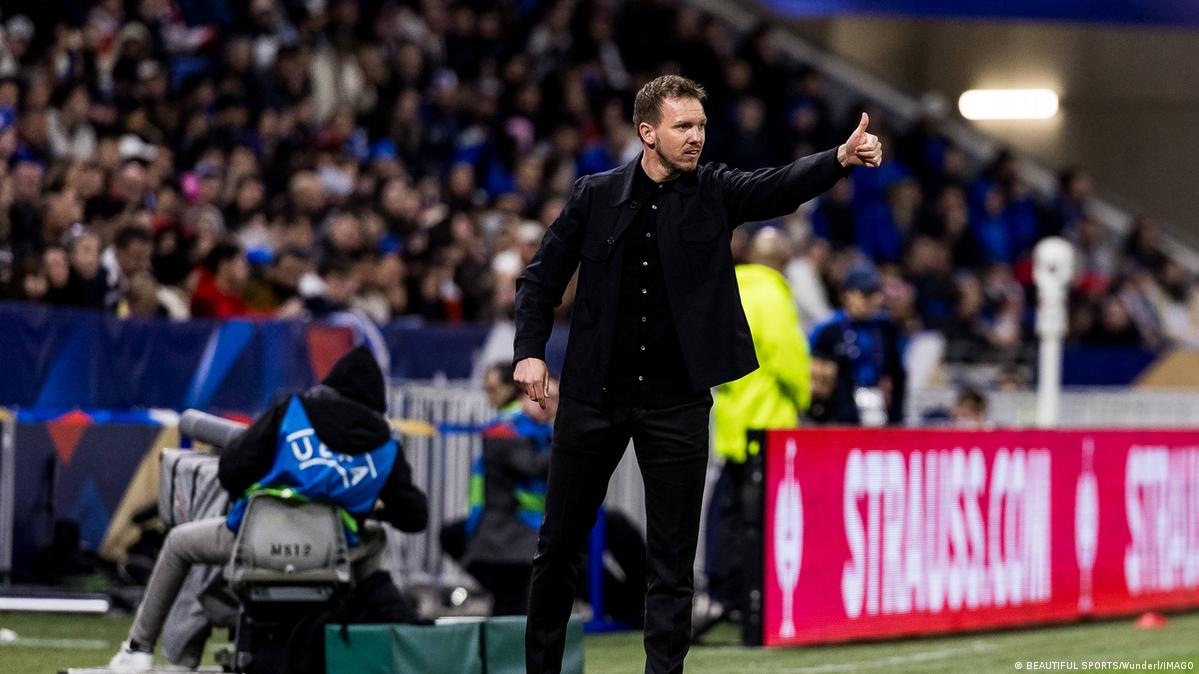 Nagelsmann Gehalt Bis 2026 Julian nagelsmann (deutschland, Bundestrainer)vgeht Zu Seiner Frau Ger …