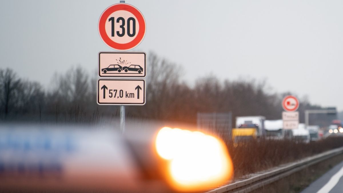 Polizei-News Bochum, 30.06.26: Verkehrsunfall in Weitmar - Mopedfahrer Bildidee 