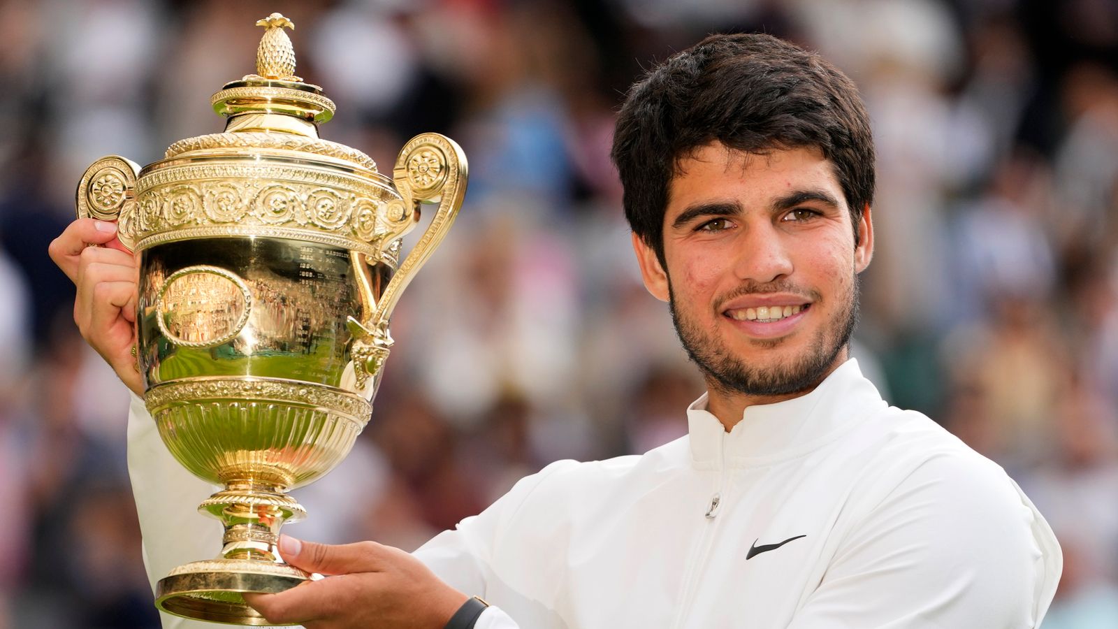  Wimbledon: Carlos Alcaraz defeats Novak Djokovic in five-set epic to Bildidee 