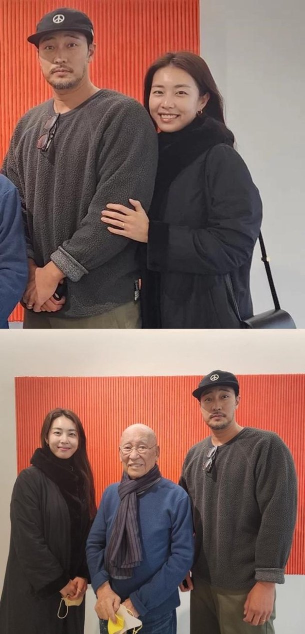  소지섭♥조은정, 결혼 2년 만에 첫 동반 사진…다정한 팔짱 '훈훈' : 네이트 연예 Motiv 