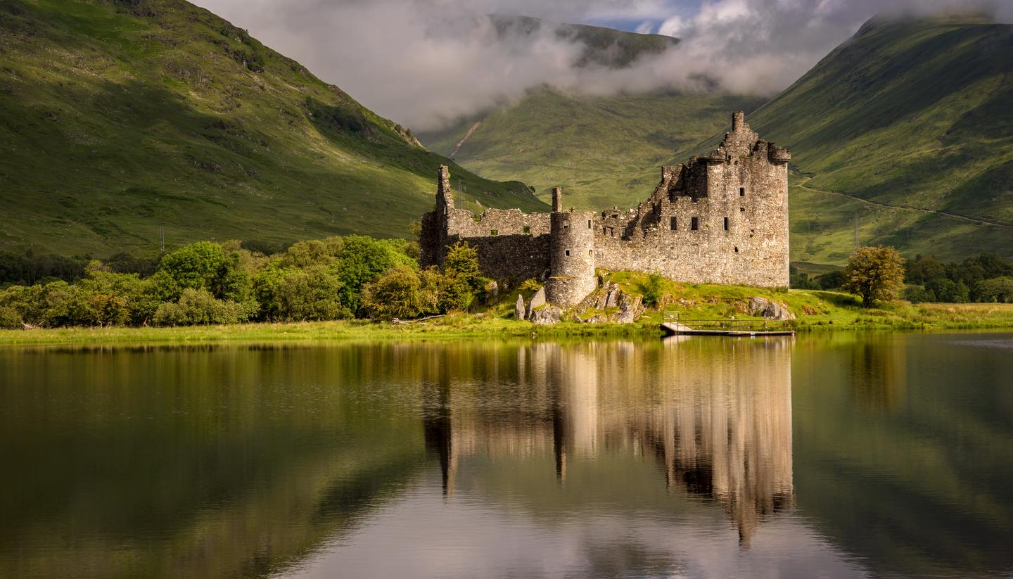  Explore Scotland’s historic castles 