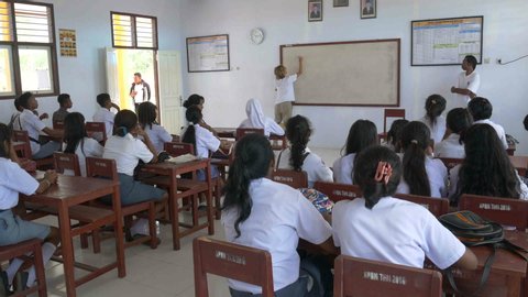  288 Indonesian Teacher Stock Video Footage - 4K and HD Video Clips Motiv 