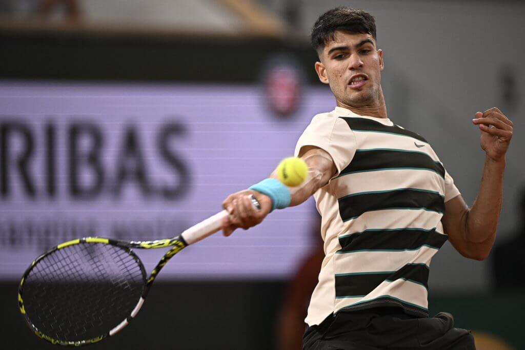  Tennis on clay courts: The unpredictable dance of sun, rain, wind and Motiv 