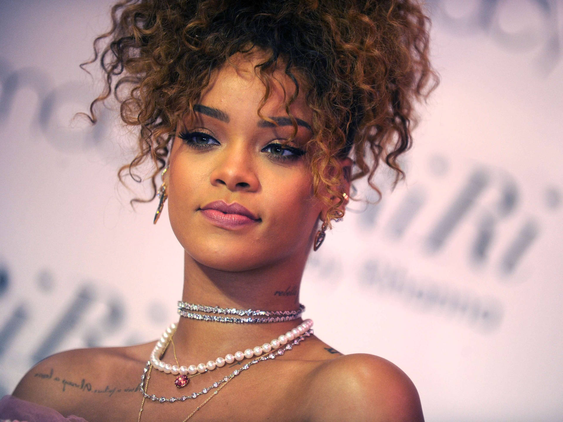  Rihanna Wallpapers Free Desktop HD Desktop Wallpaper: Music, Rihanna Bildidee 