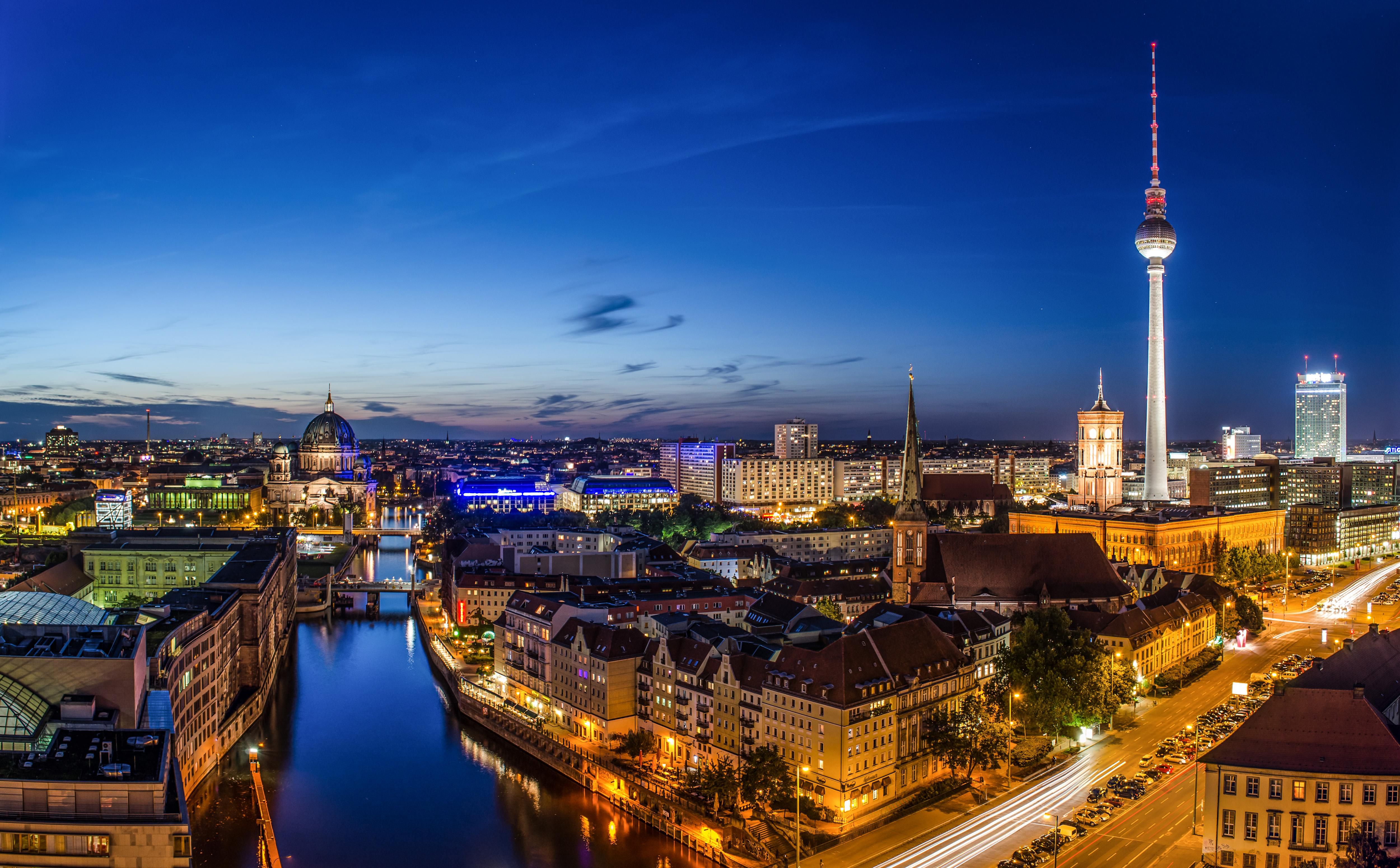  Berlin Capital Of Germany At Night Wallpaper Bildidee 