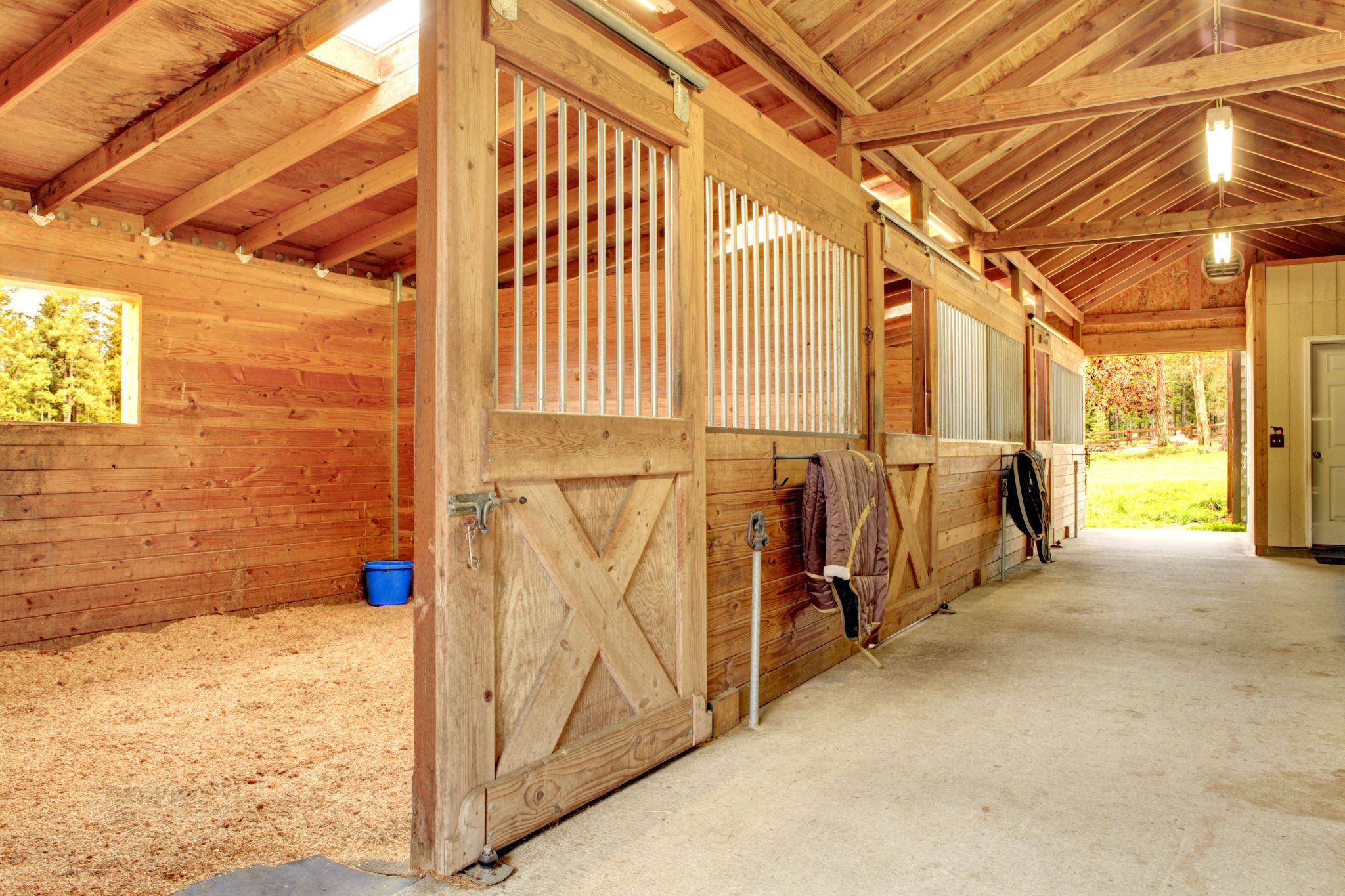 Best No-Worries Barn Flooring for Aisles, Tack Rooms, etc. - Horse Rookie Illustration 
