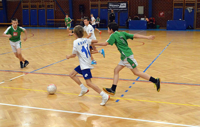  Top 10 Amazing Indoor Sports in The World - Players Bio Bildidee 