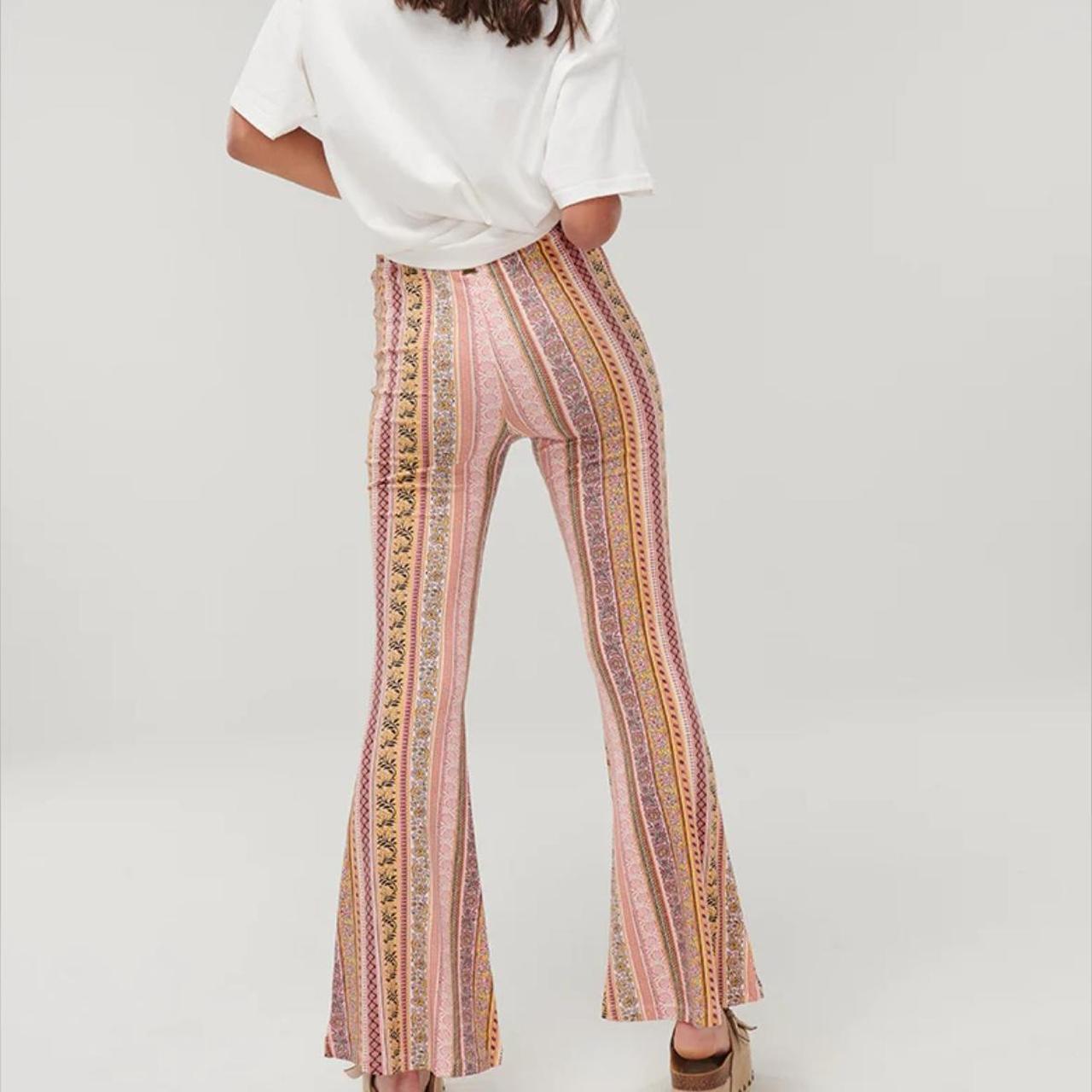 Ultimate Workspace Winter Activities Activity In Canada Ghanda Pink Gypset Rosa Flare Leggings