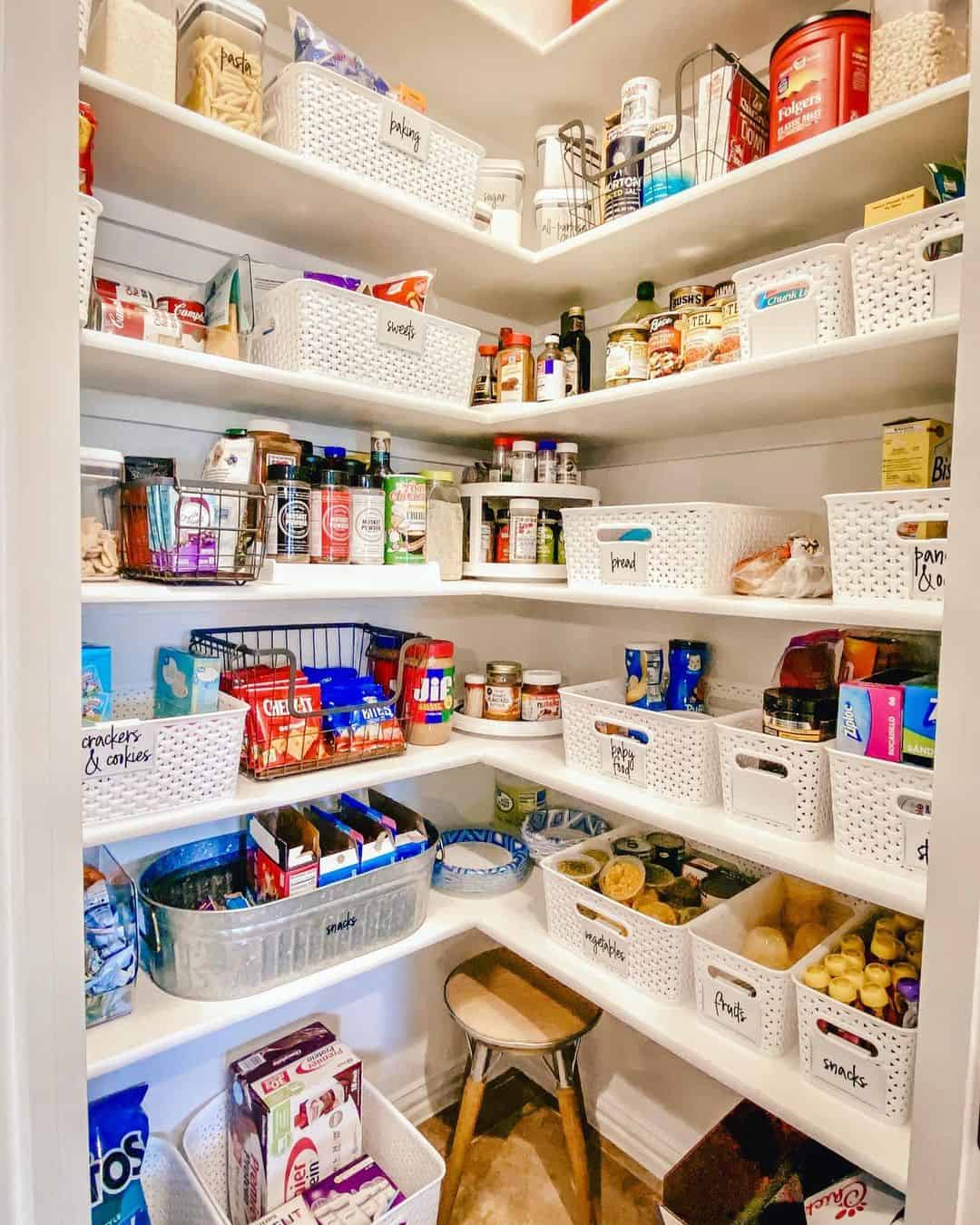  29 Walk In Pantry Ideas For Stylish Kitchen Storage Bildidee 