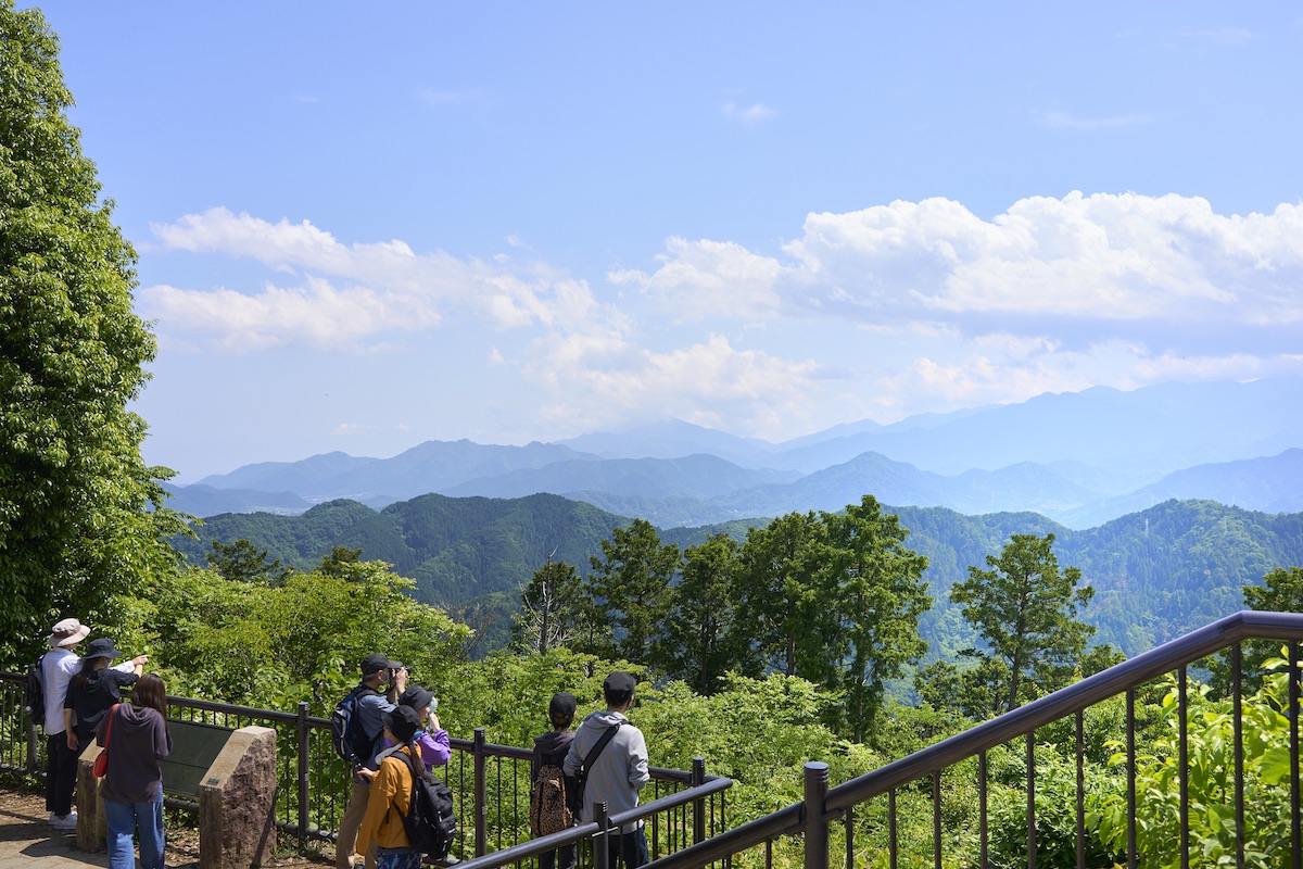 【初心者必見】高尾山の楽しみ方は?登山経験ゼロでもOK?アクセス・登山後の楽しみ方も♬|るるぶ&more.