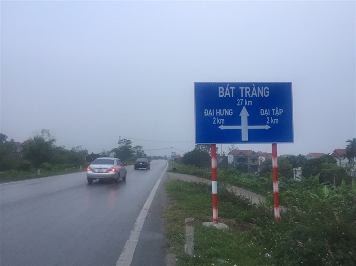 Hưng Yên: Biển báo nhưng chỉ sai đường