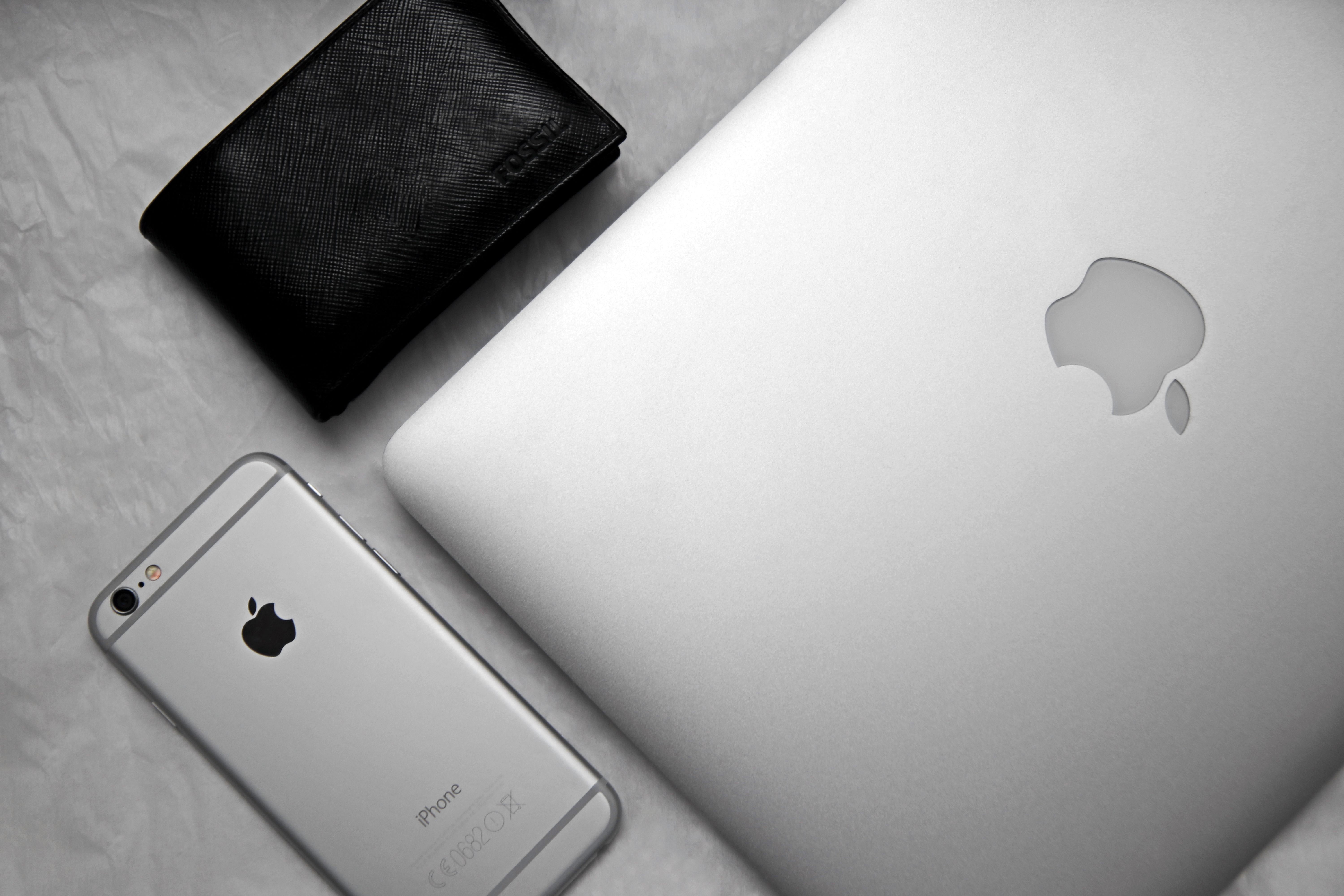 Close-up of Apple Products · Free Stock Photo