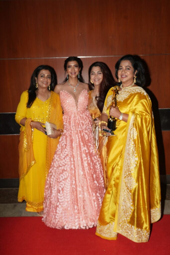 SIIMA Awards: Stars Glitter In Plush Attires