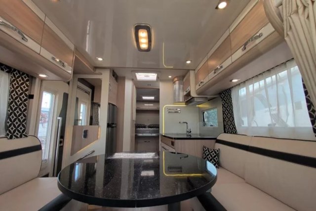  Florium Mayflower 74 LMF Black Pearl occasion sur Fiat DUCATO 2.3 JTD 