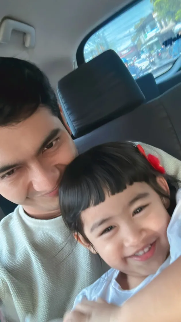8 Photos of Moana, Ria Ricis' Child, Playing with Teuku Ryan, Happy