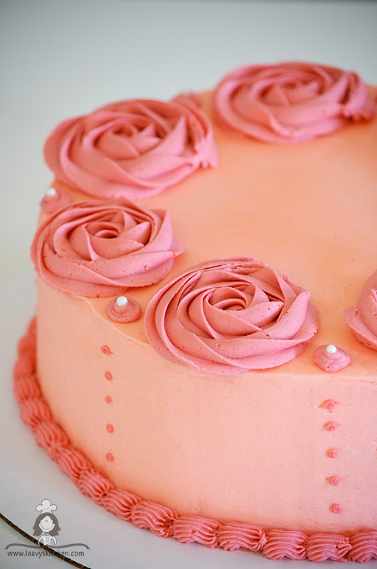 Laavy's Kitchen - A food blog by Laavy: Rose Bouquet Birthday Cake