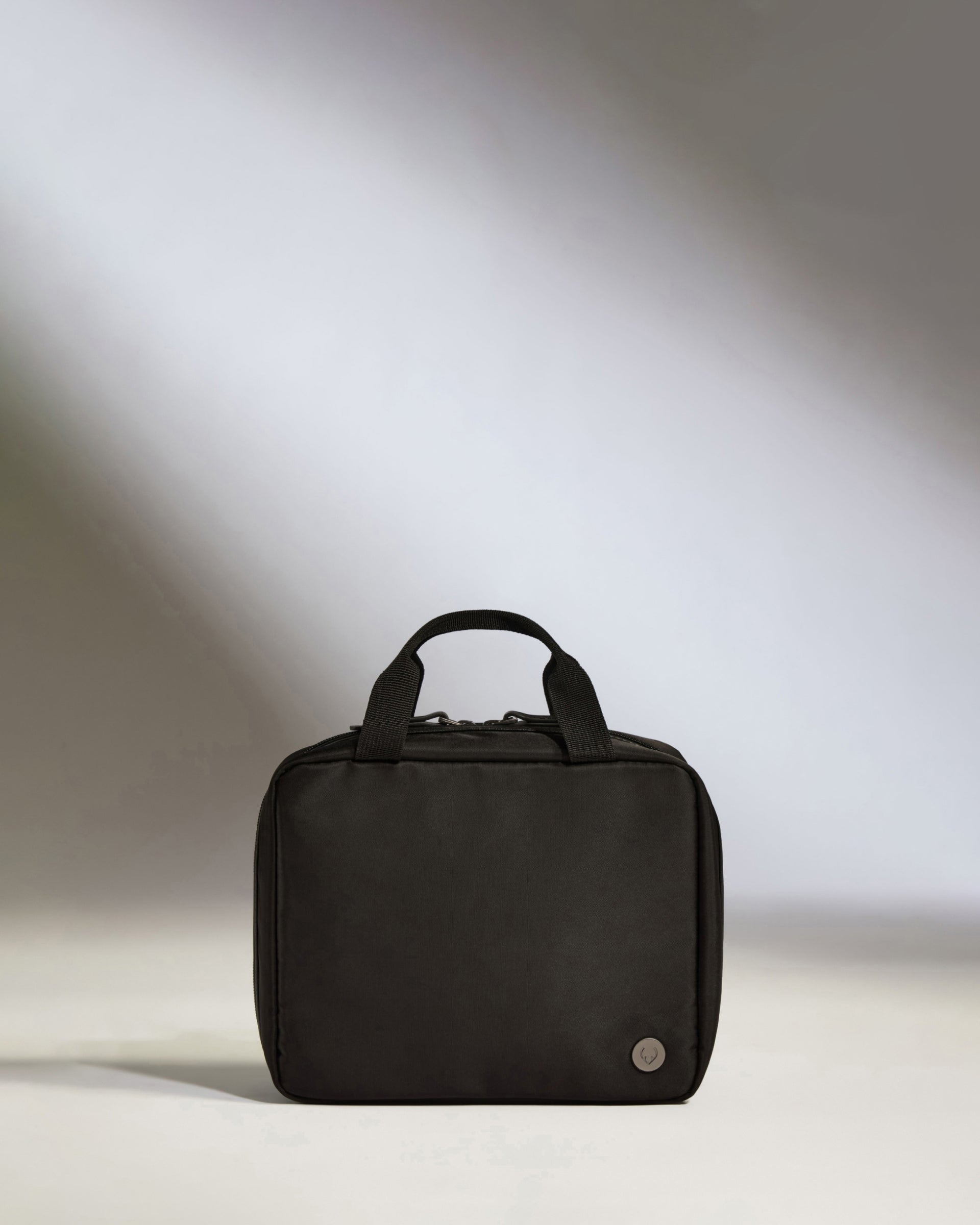  Hanging Toiletry Bag in Black - Chelsea – Antler USA Motiv 