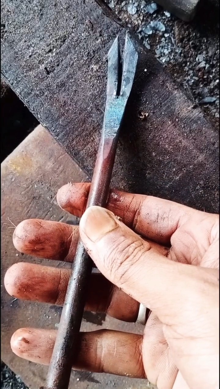 DIY Crowbar from a Bolt! #shorts - YouTube